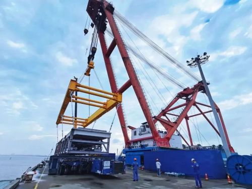 中遠(yuǎn)海運(yùn)物流供應(yīng)鏈成功完成英威達(dá)聚合物三期擴(kuò)建項(xiàng)目首批核心設(shè)備運(yùn)輸任務(wù)